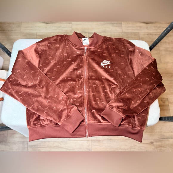 Nike Maroon Velour Jacket - Picture 3 of 3